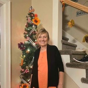 Meet your Posher, Val